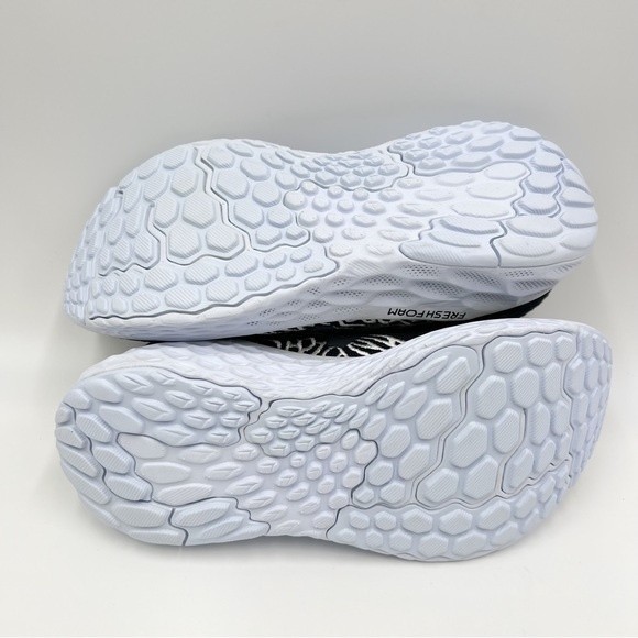 New Balance Size 5 Fresh Foam 1080 V10 Black Blue White Running Sneakers Shoes - Picture 10 of 13